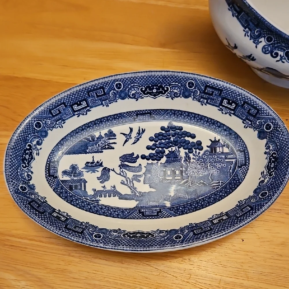 Johnson Brothers Blue and White Gravy Boat with Saucer - Picture 6 of 16